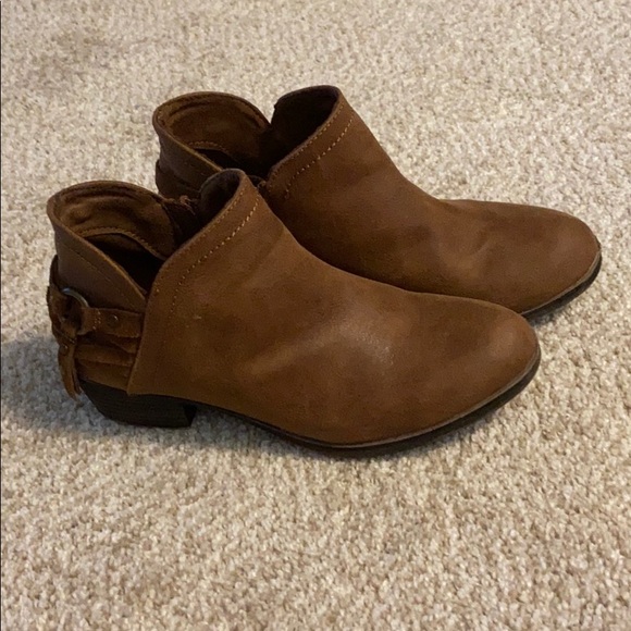 Brown Women’s Ankle Cut Boots - Picture 7 of 10
